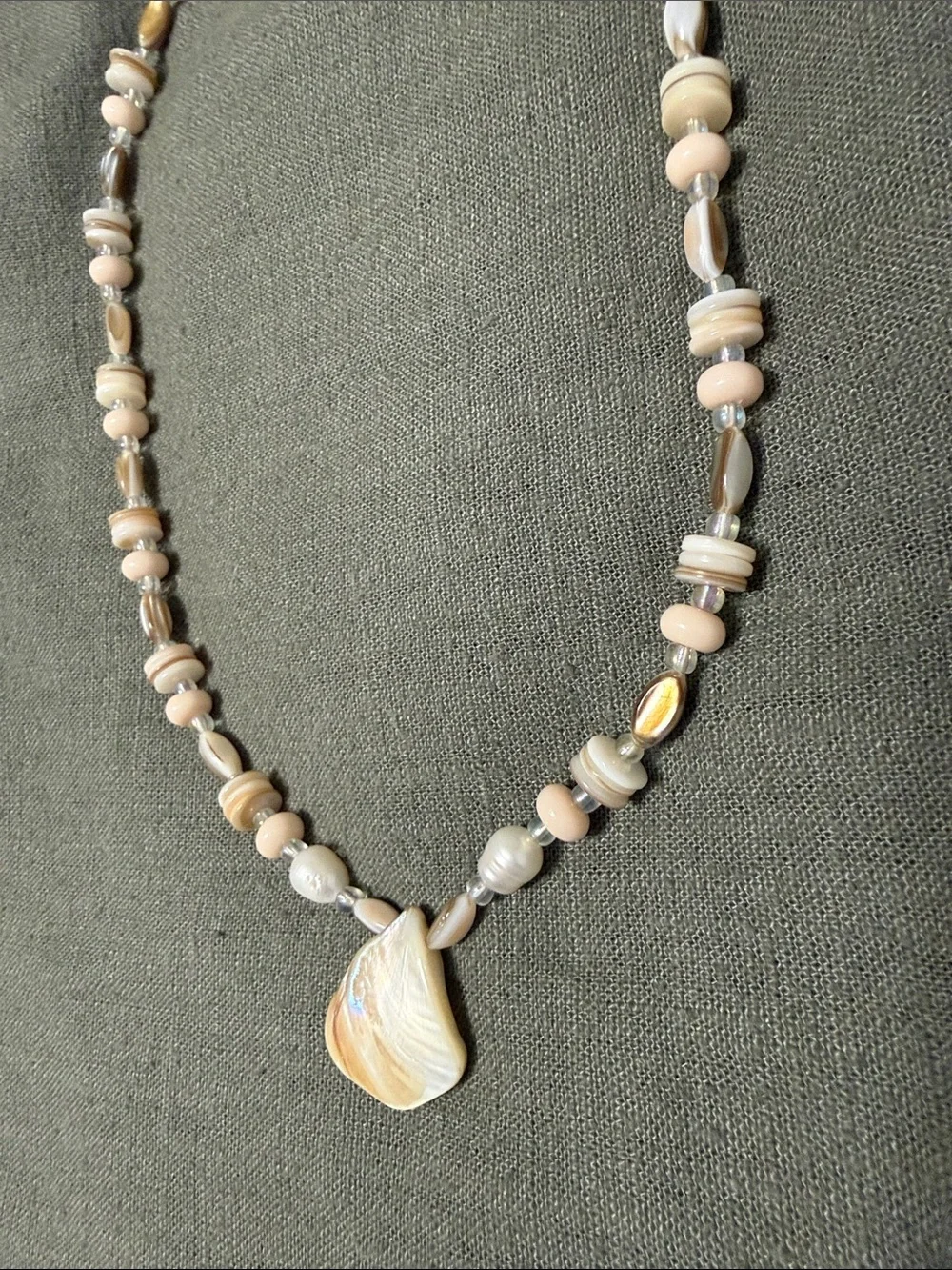 Handmade Pink Shell Bead Necklace with Pendant